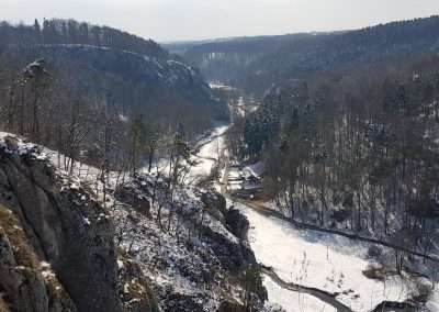 Uczniowie na wycieczce w Ojcowskim Parku Narodowym