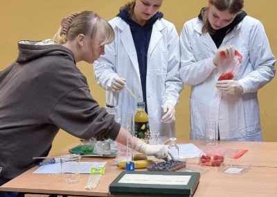 Zajęcia chemii w ramach chmury edukacyjnej